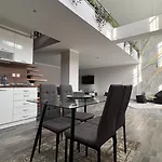 Ξενοδοχείο με διαμερίσματα Atrium Boutique
